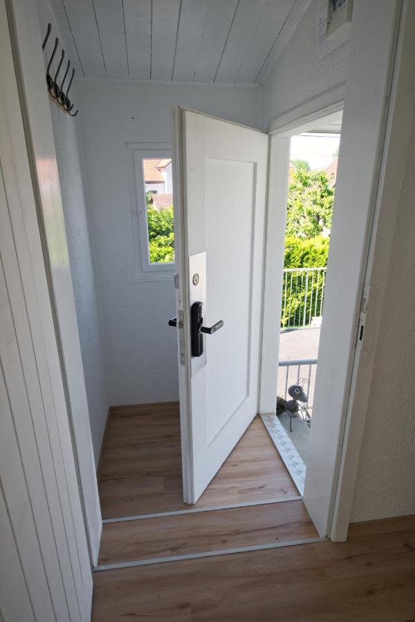 Lake Getaway Apartment With Private Entrance, Right On The Lake Constance Cycle Path, Barbecue Area, Free Wifi, Netflix And Free Bikes Salmsach Kültér fotó